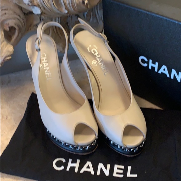 CHANEL open toe heels - Picture 6 of 8